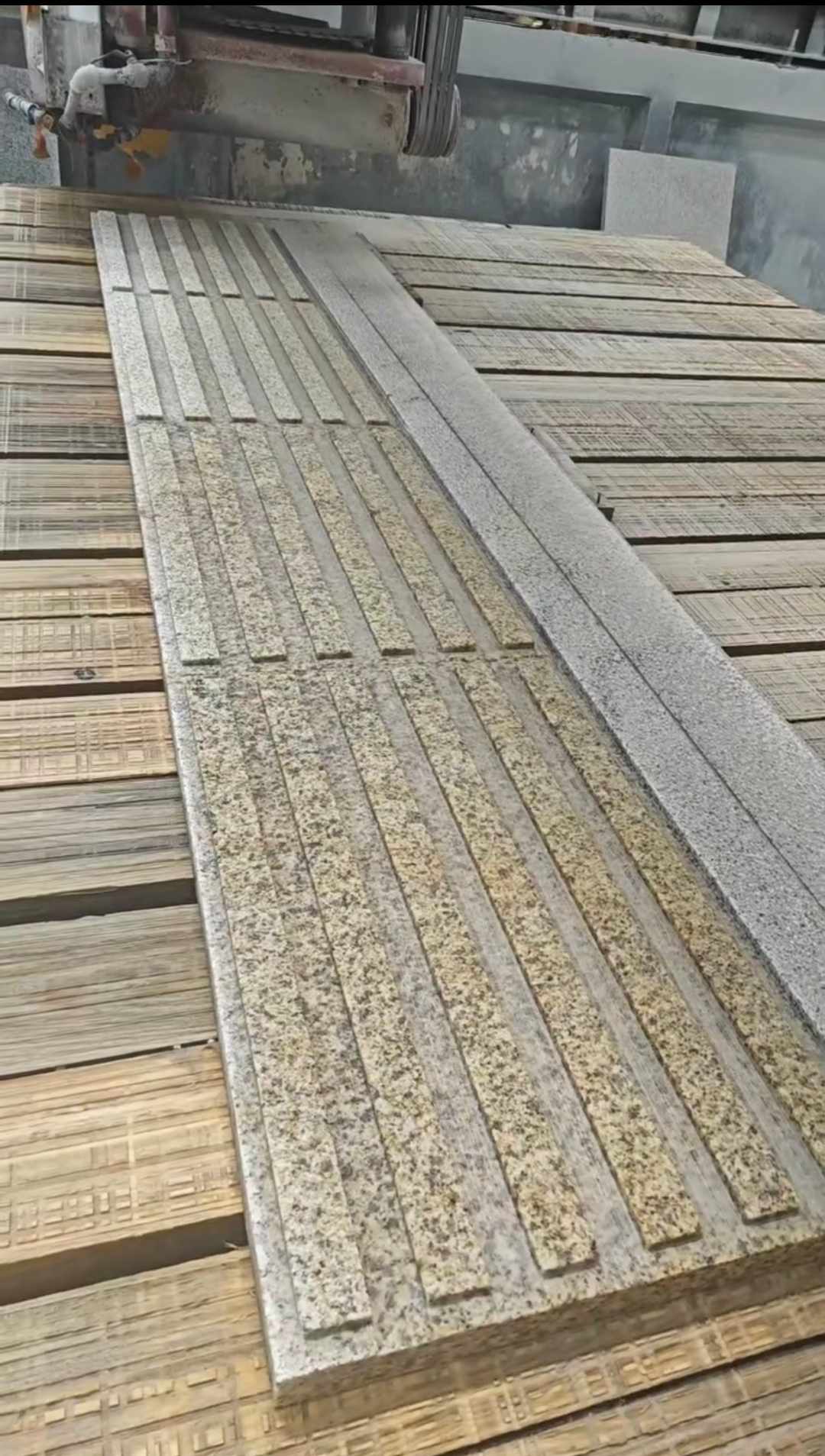 南阳黄金麻盲道石 盲条
