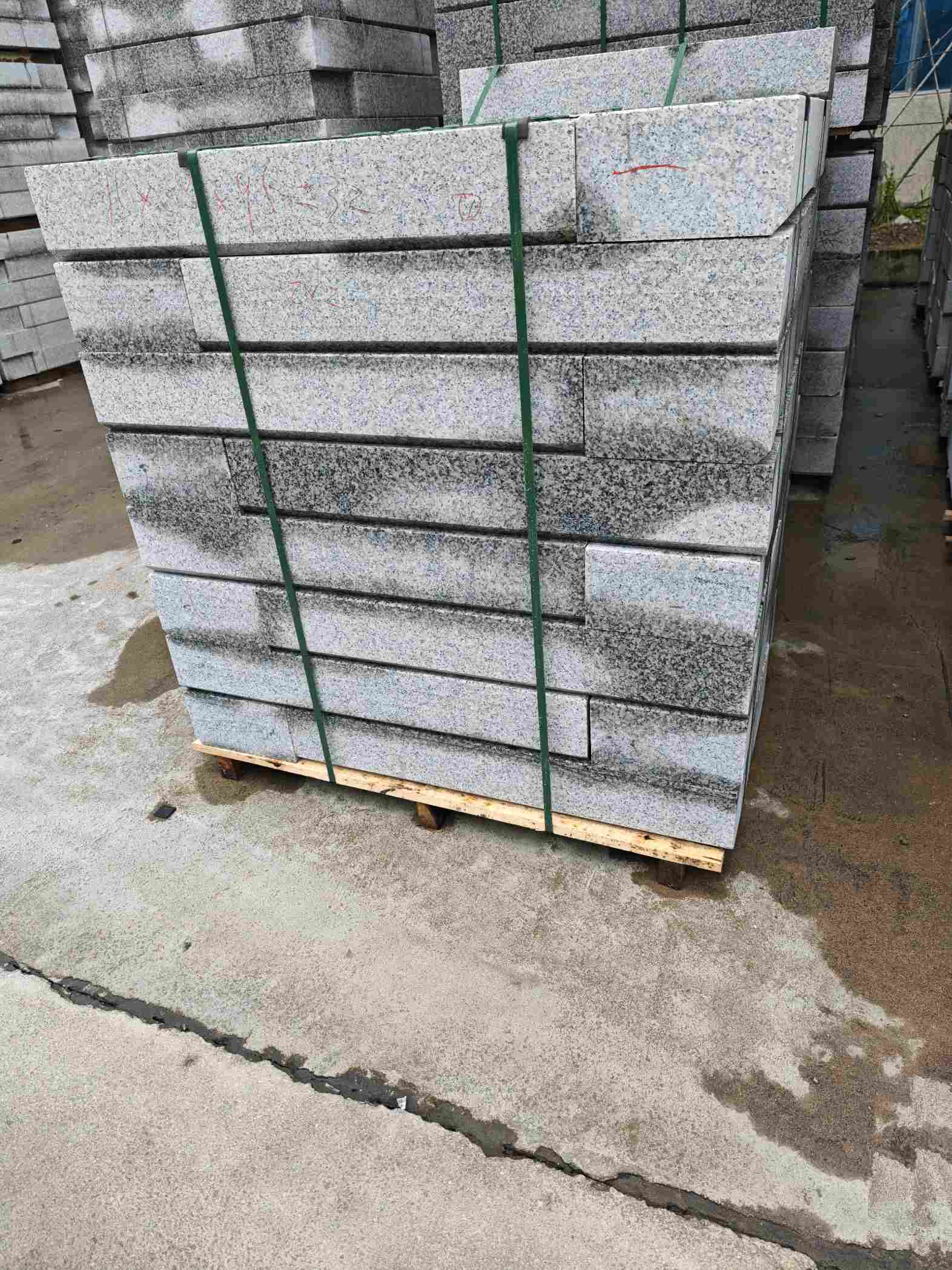 南阳芙蓉白路牙石，马路牙子